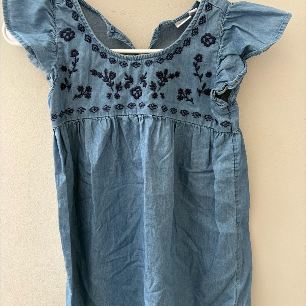 GAP Kids Light Blue Jean cotton Dress or top with Navy Floral Design small 6/7